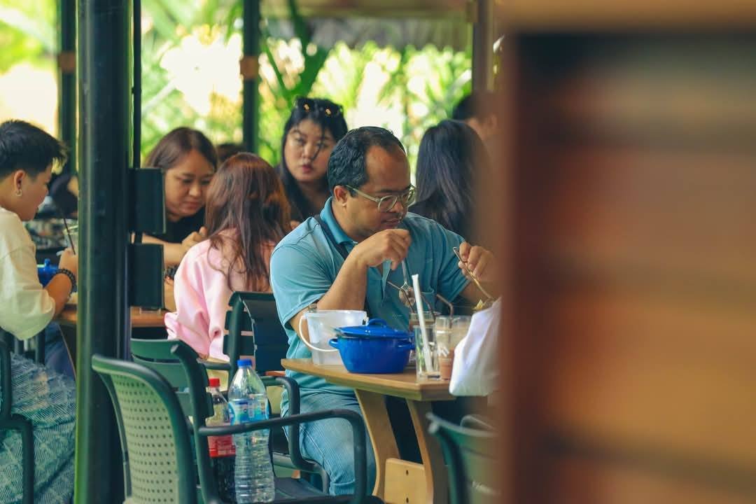 Khot Khao restaurant atmosphere 16