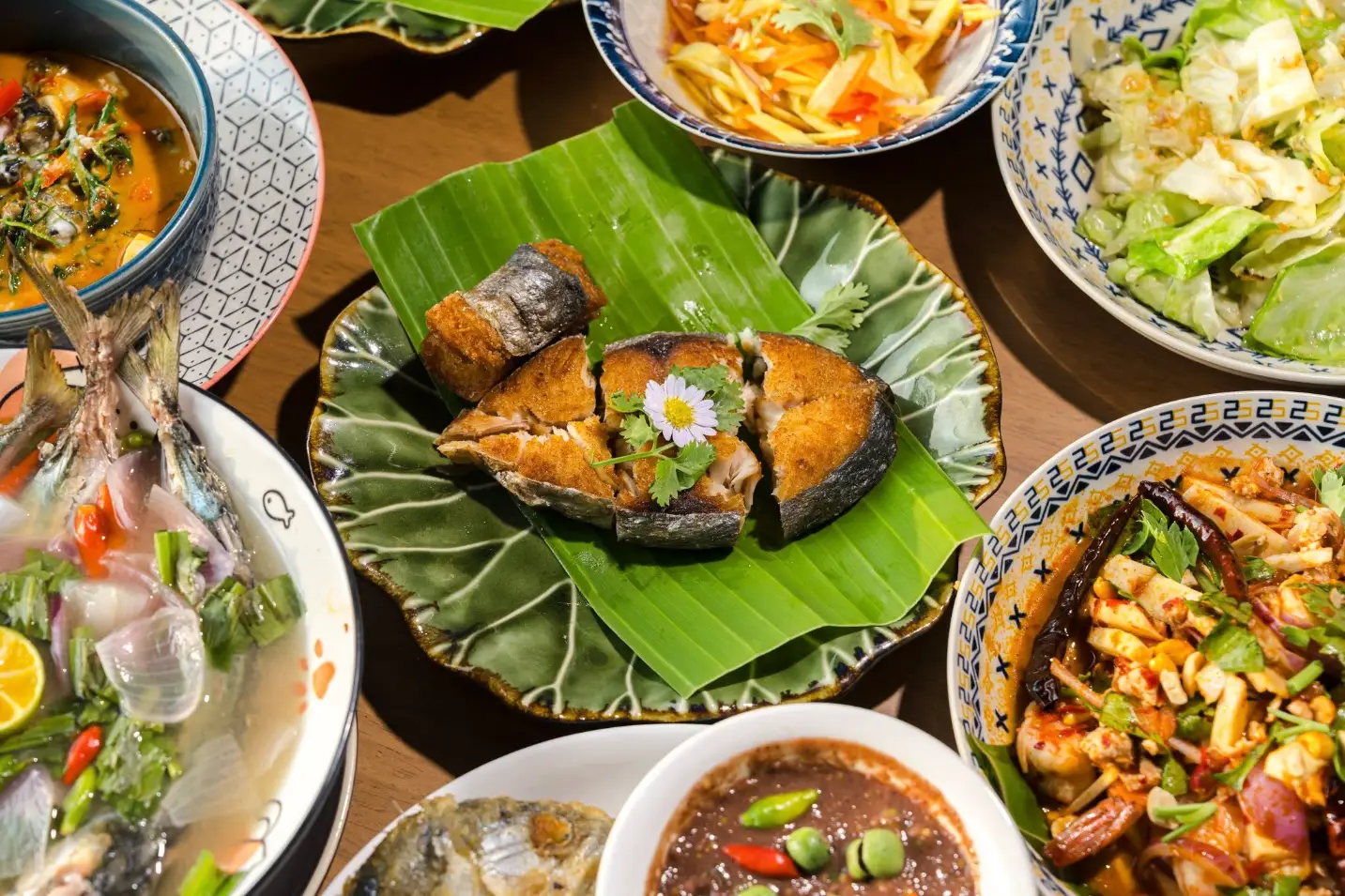 บรรยากาศร้านคดข้าว จันทบุรี ร้านอาหารพื้นบ้านริมแม่น้ำ